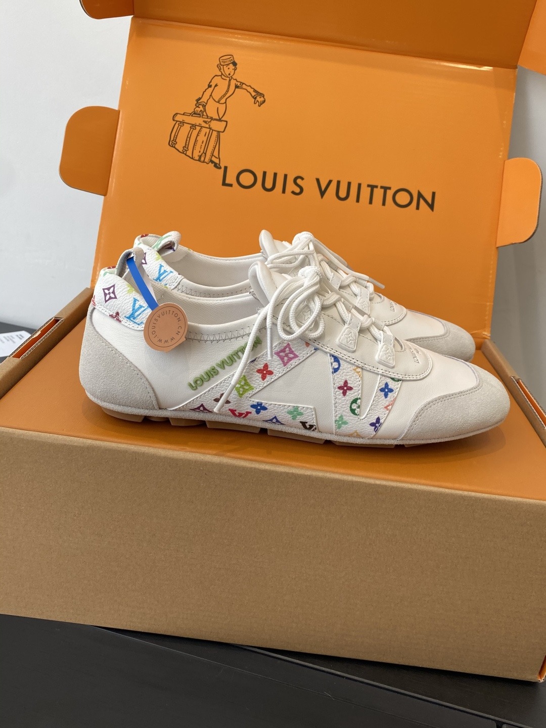 루*비통 커플 스니커즈