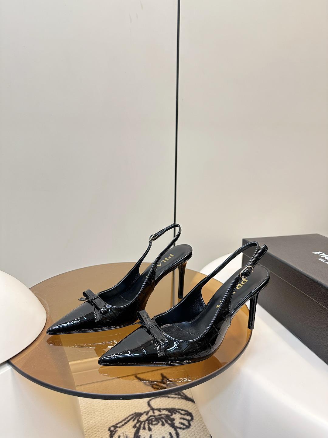 프*다 리본 힐 샌들