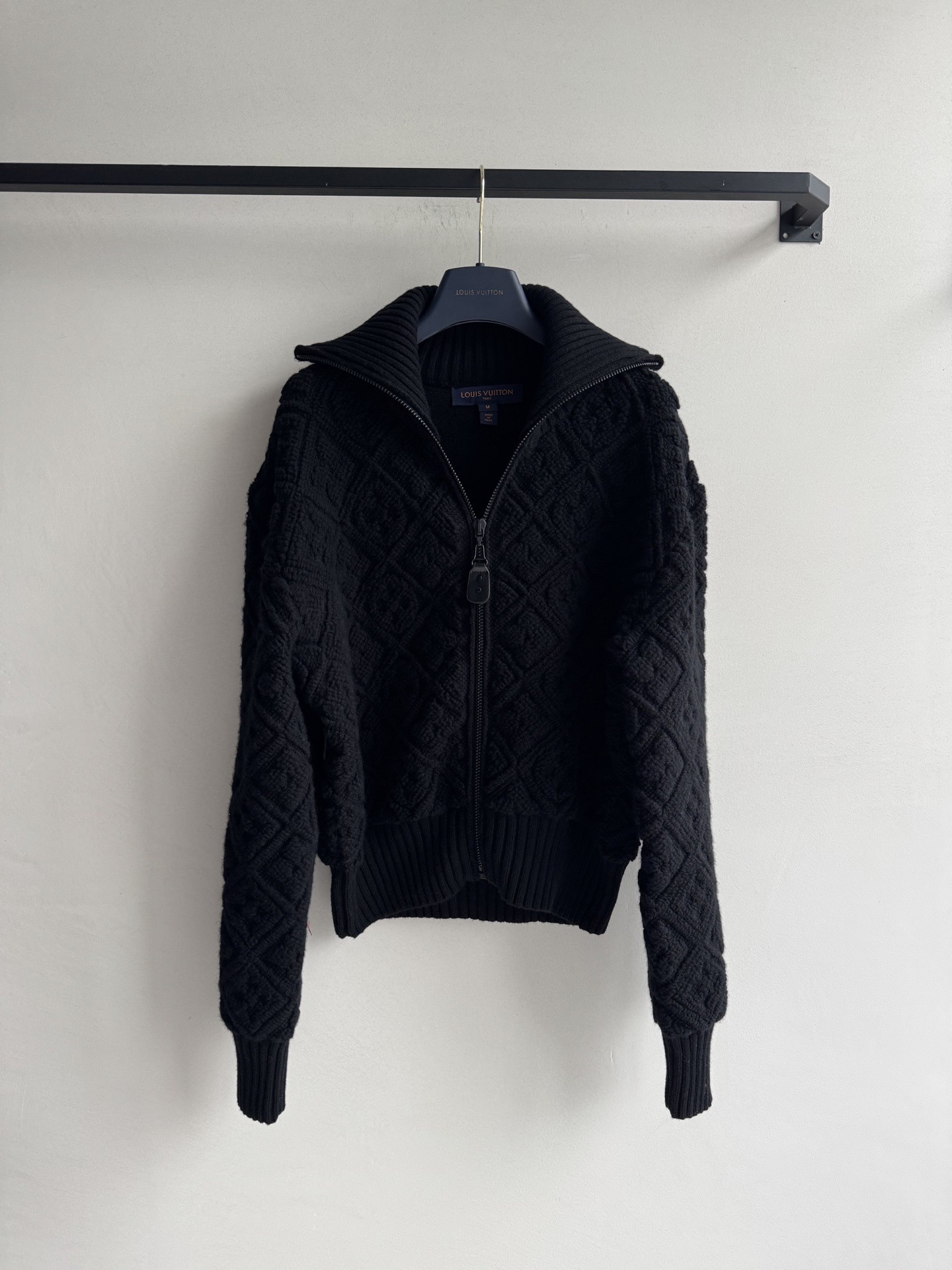 루*비통 엠보스퀘어 니트 코트