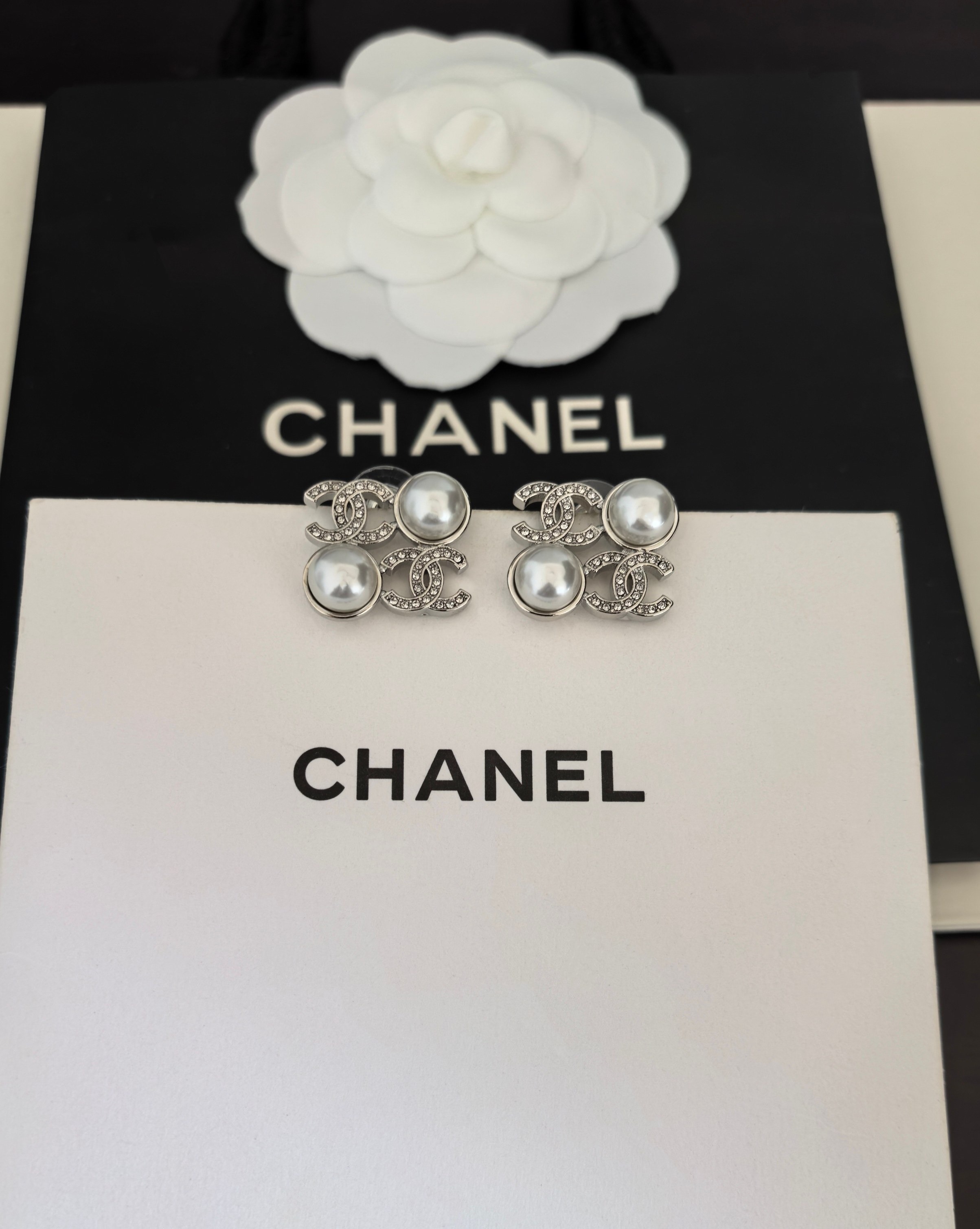 샤* 신상 화이트골드cc 이어링