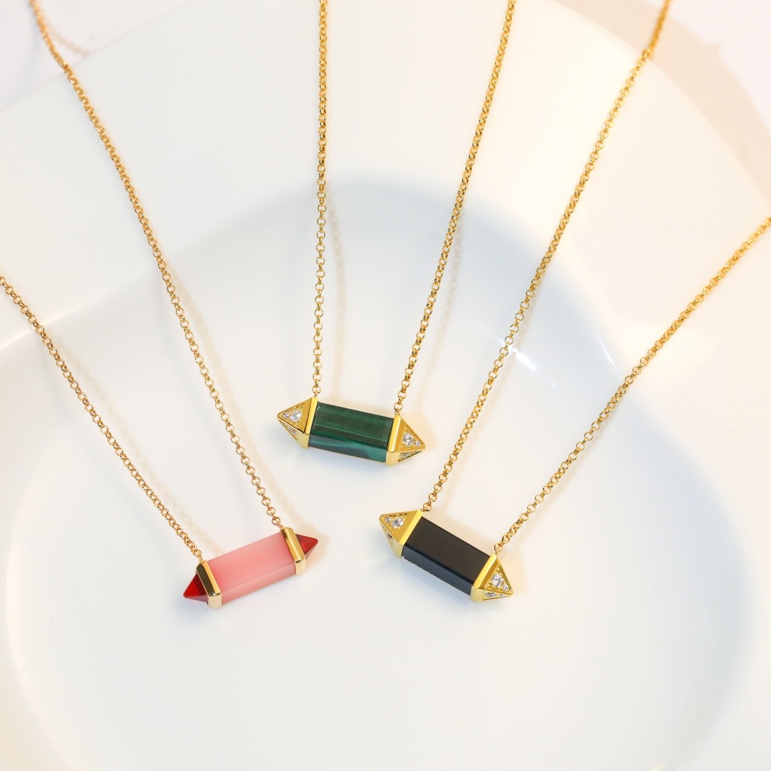 까*띠에 레 베를랭고 드 네크리스