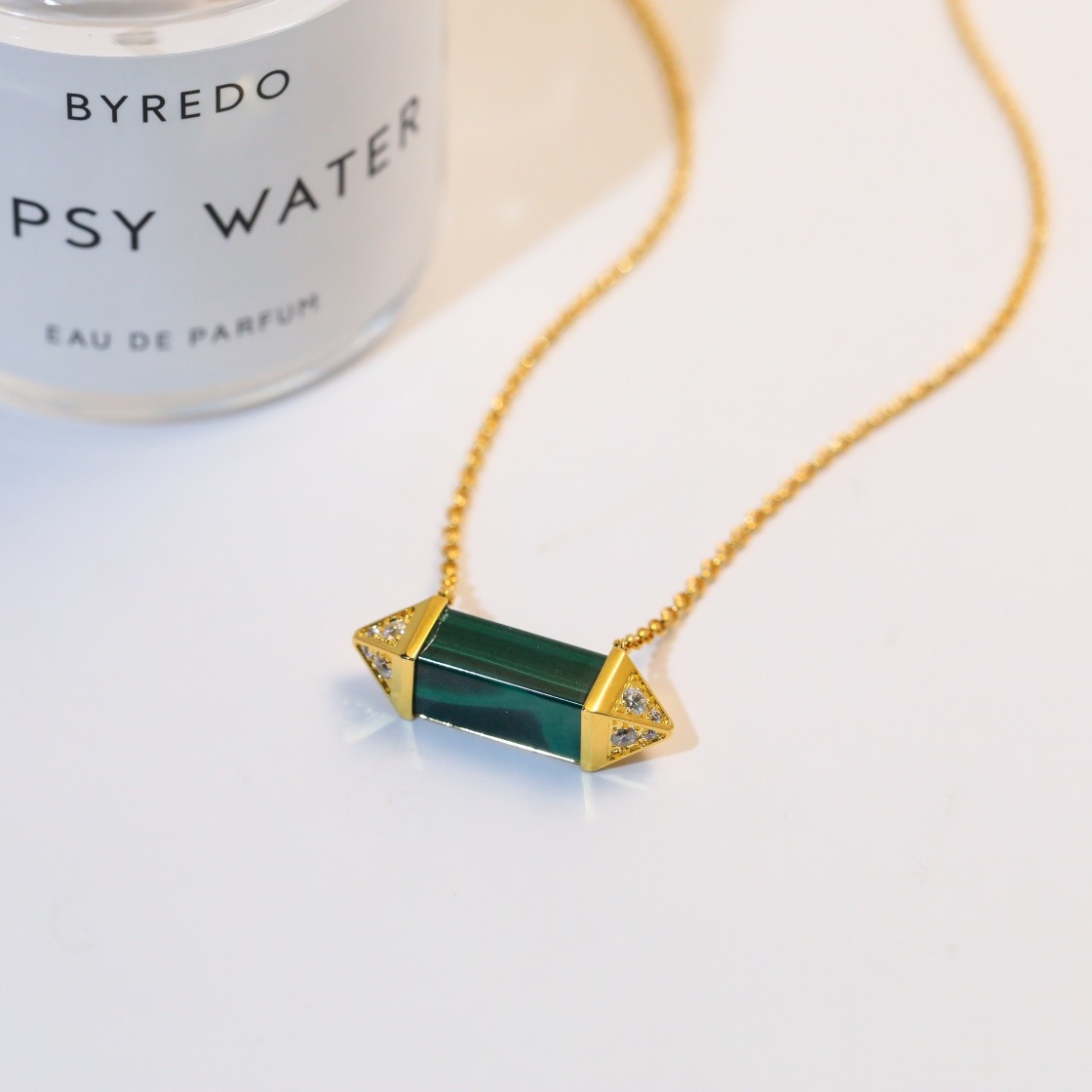 까*띠에 레 베를랭고 드 네크리스