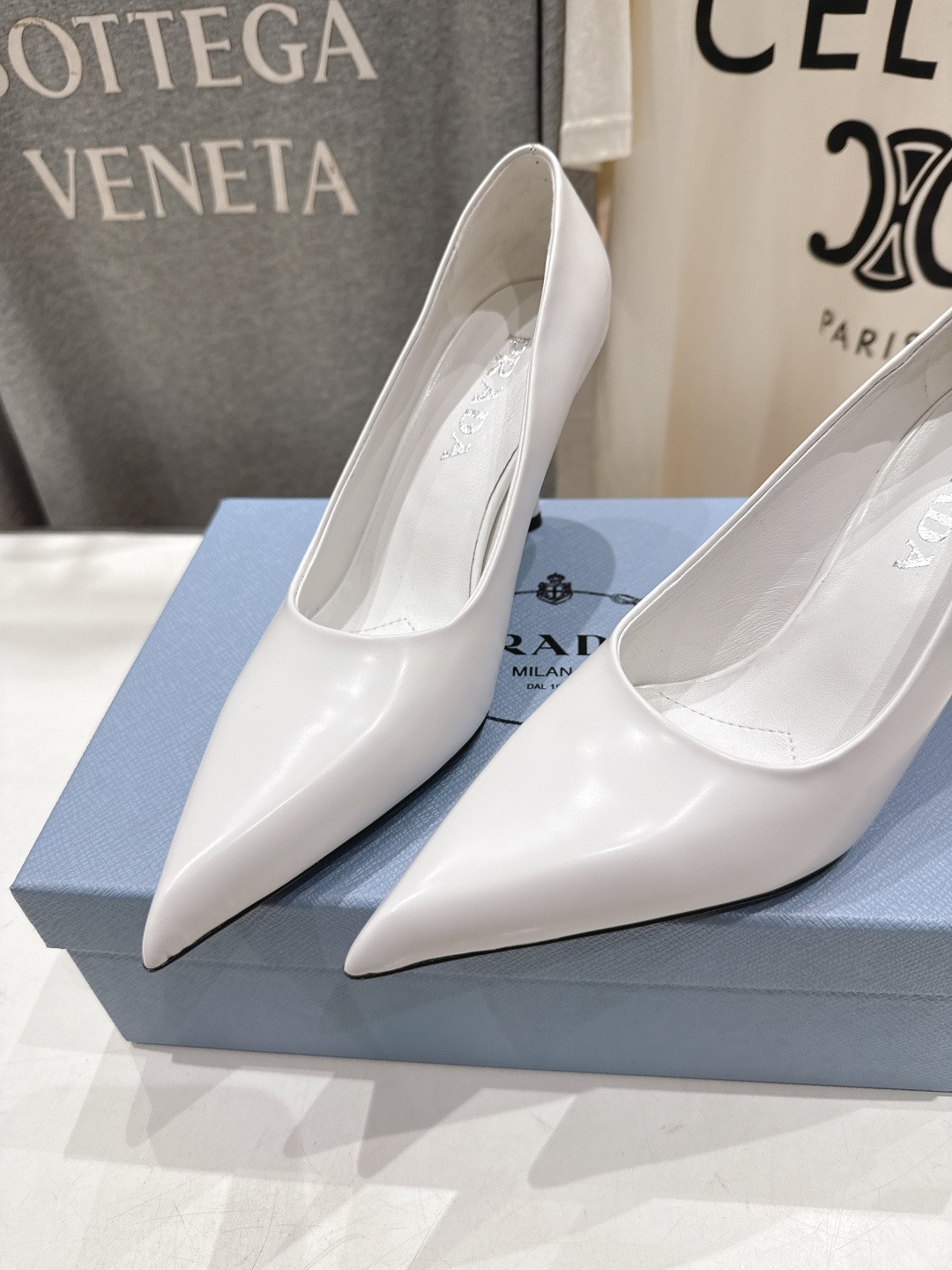 프*다 26ss 신상 스틸레토 힐