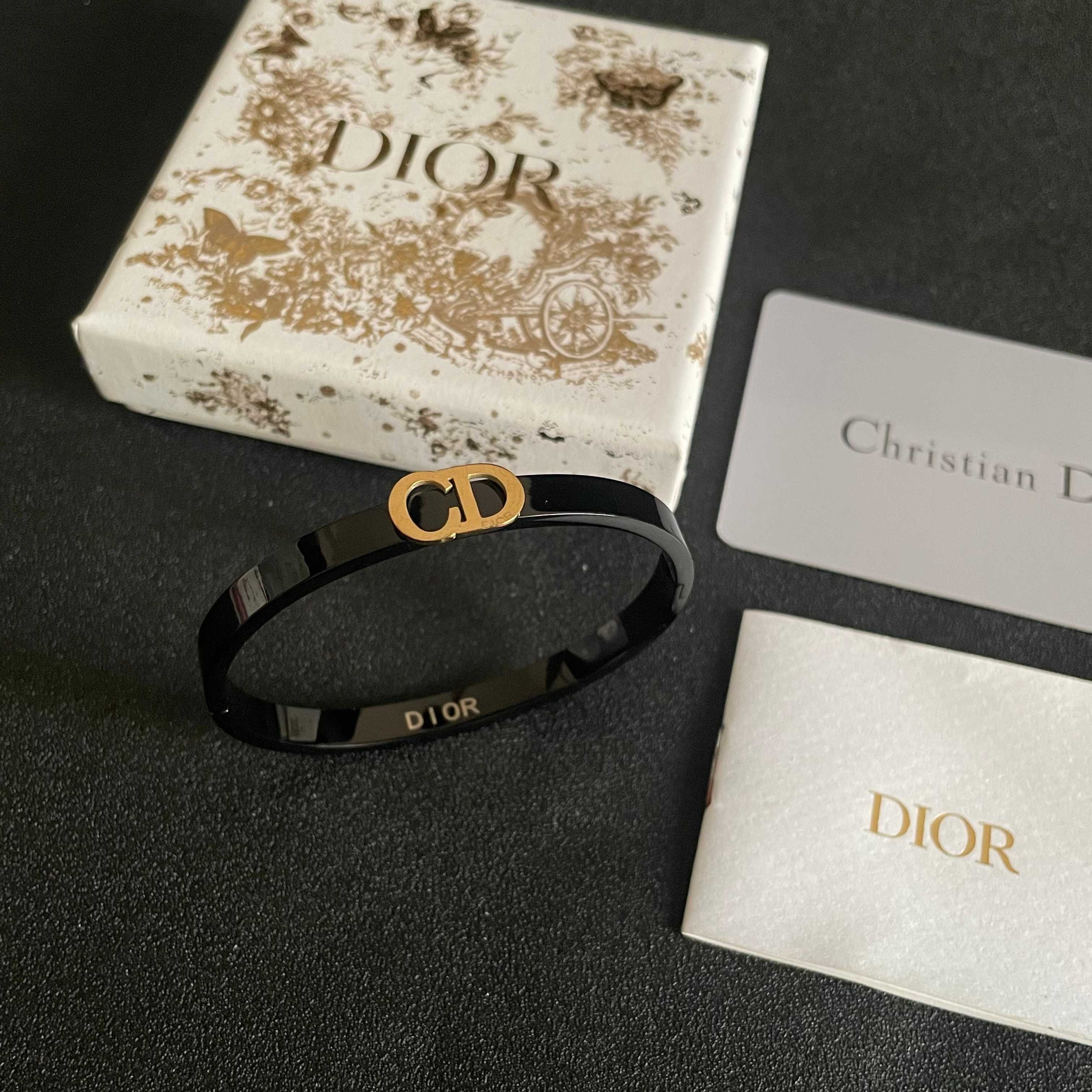 디* 신상 디오르 카본 블랙 팔찌