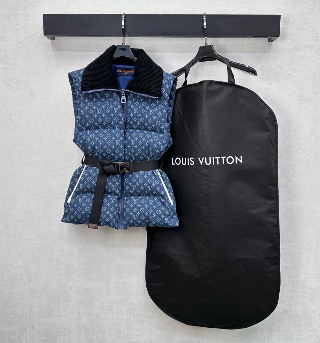 루*비통 25 신상 터틀넥 데님 패딩