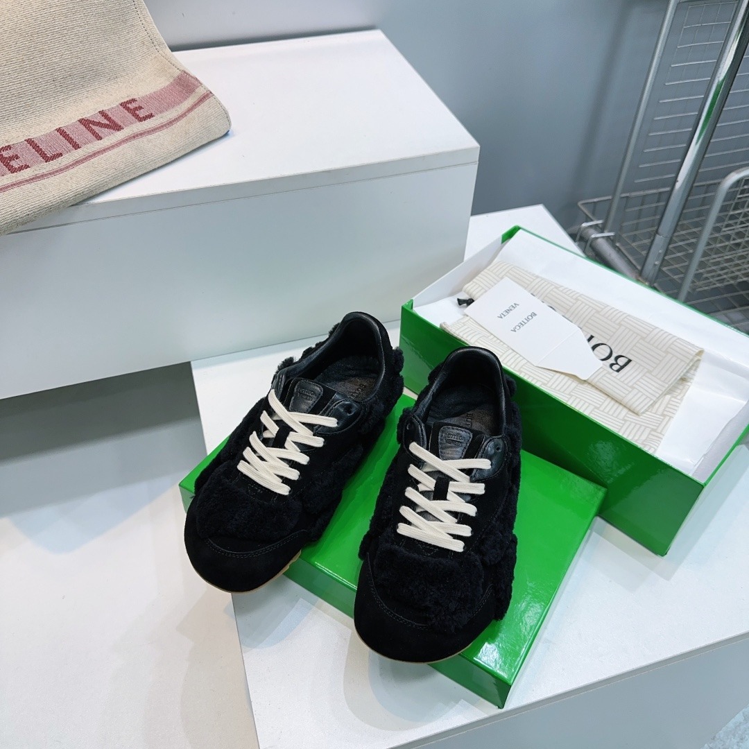 보*가베네타 26 신상 스웨이드 스니커즈