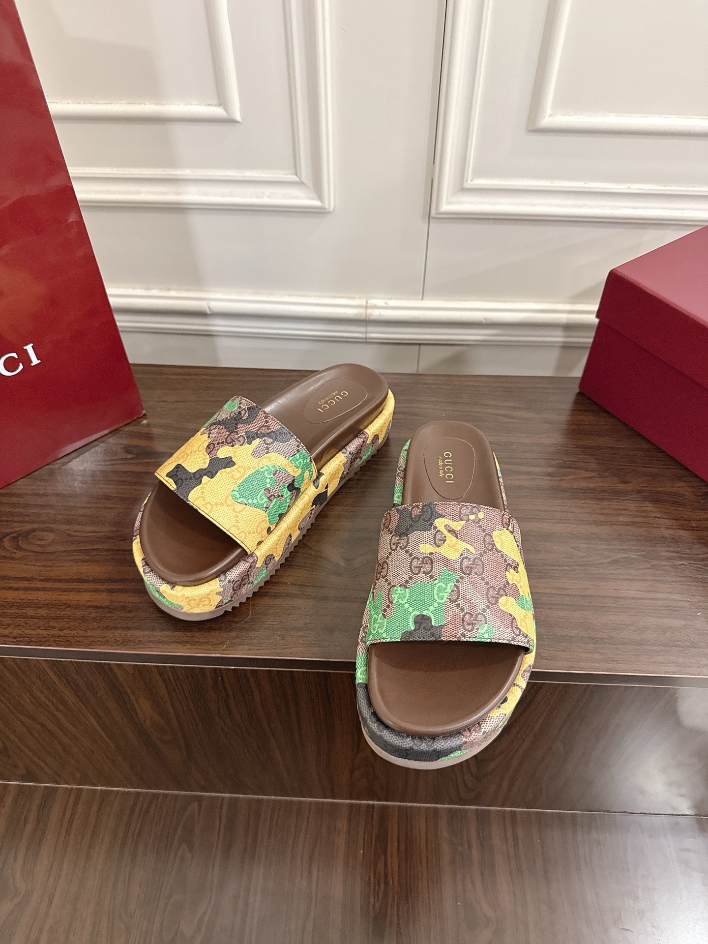 구* 신상 한정판 프린트 통굽 슬리퍼