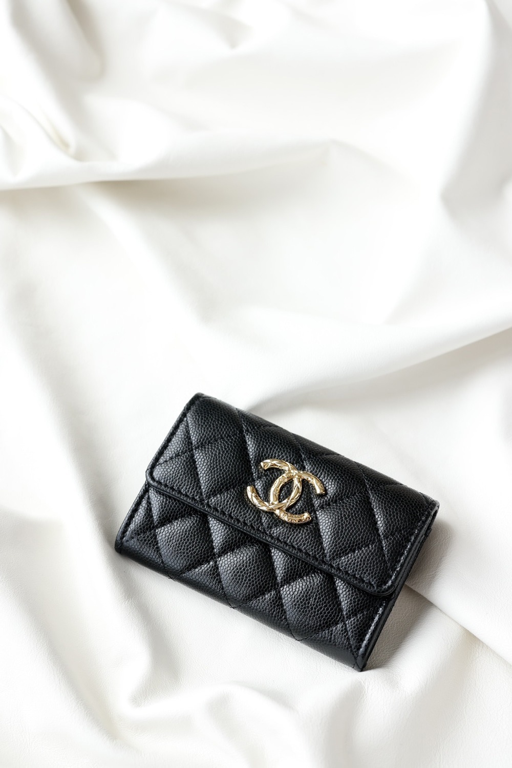 샤* 24A 공방 컬렉션 CC 로고 캐비어 카드지갑 AP4089