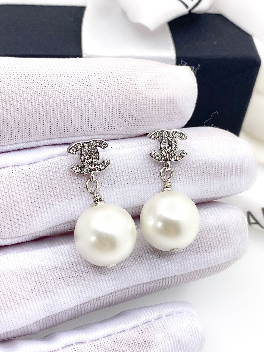 샤* 신상 미니 더블C 진주 귀걸이