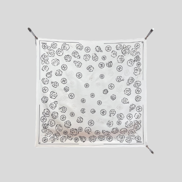 샤넬 까멜리아 스퀘어 스카프